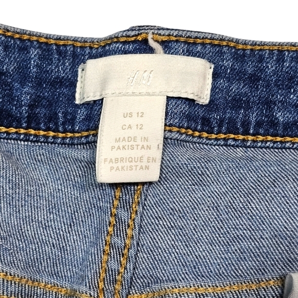 H&M Distressed Midrise Blue Denim Shorts Size 12 - Picture 3 of 4